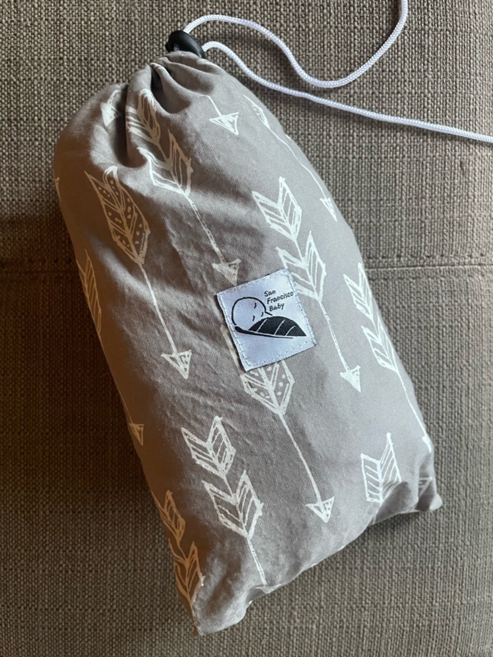 San Francisco Baby Breastfeeding Nursing Cover with Drawstring Pouch